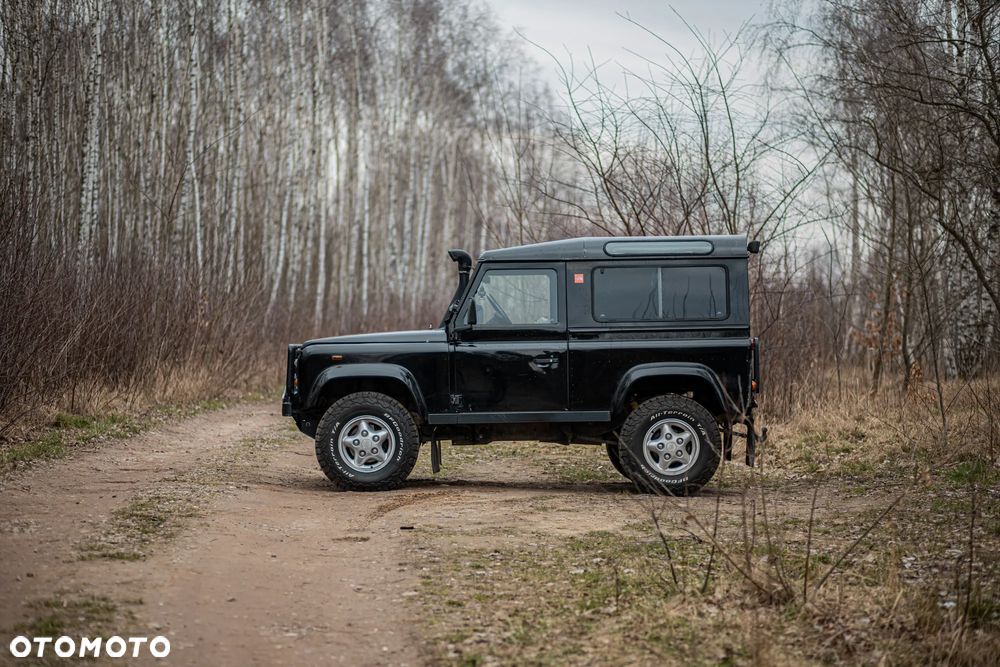 Land Rover Defender - 1