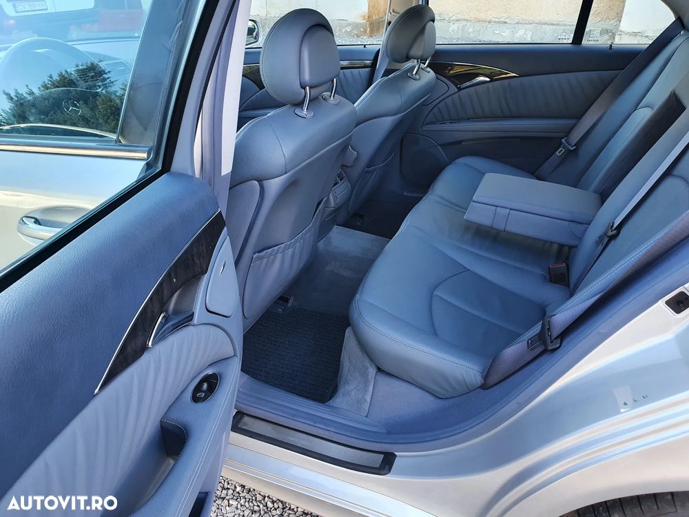 Mercedes-Benz E - 10
