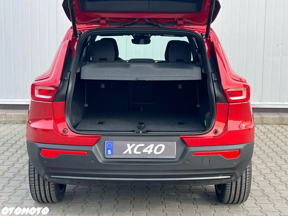 Volvo XC 40 B4 AWD Ultimate Dark - 13