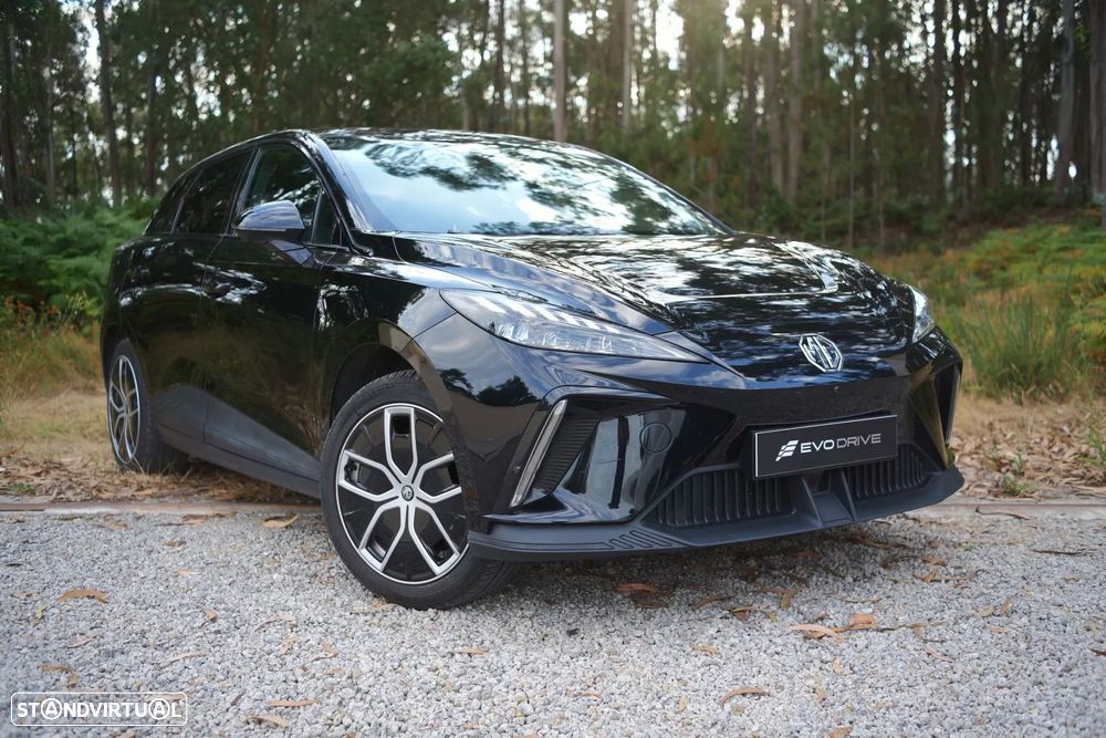 MG MG4 77 kWh Extended Range Luxury — fotografia 5