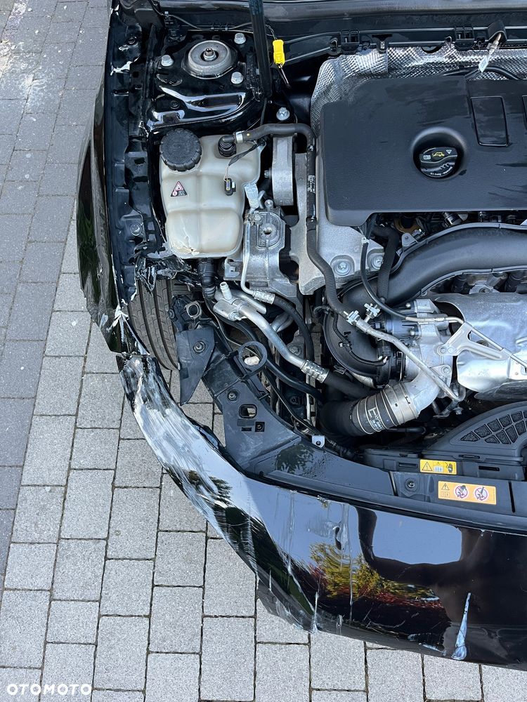 Mercedes-Benz Klasa A 220 4-Matic AMG Line 7G-DCT - 24