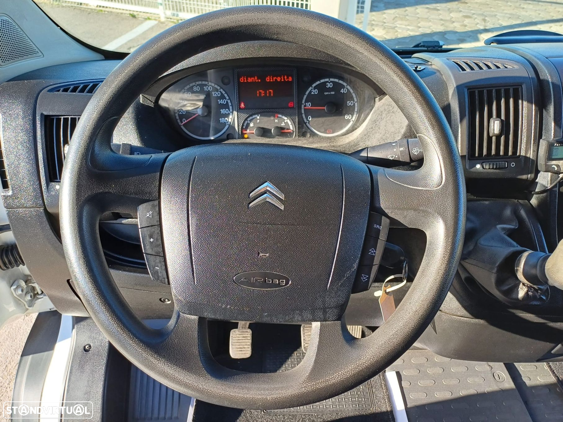 Citroën Jumper 2.2 HDi 30 L2H2 - 12