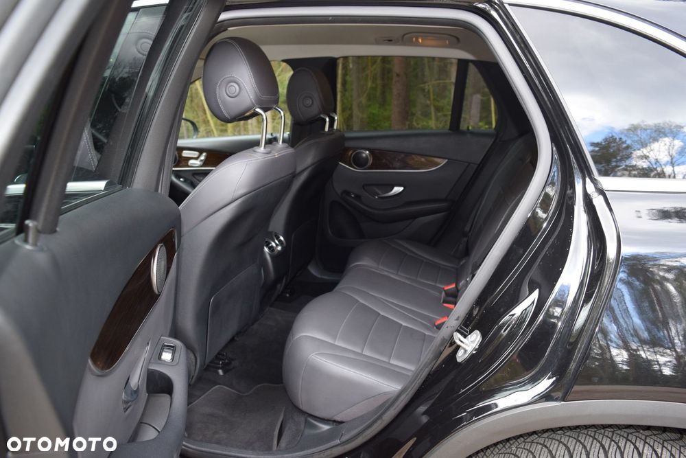 Mercedes-Benz GLC - 24