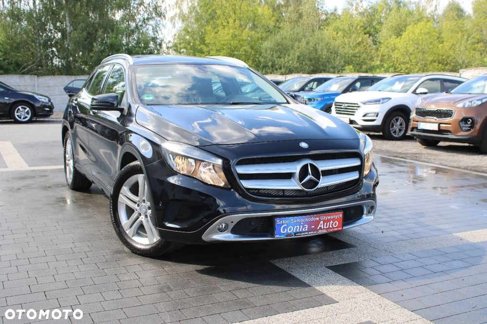 Mercedes-Benz GLA - 9