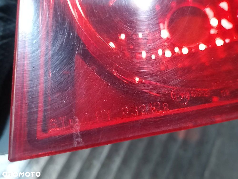 LAMPA TYLNA PRAWA HONDA ACCORD VII P3212R KOMBI - 3