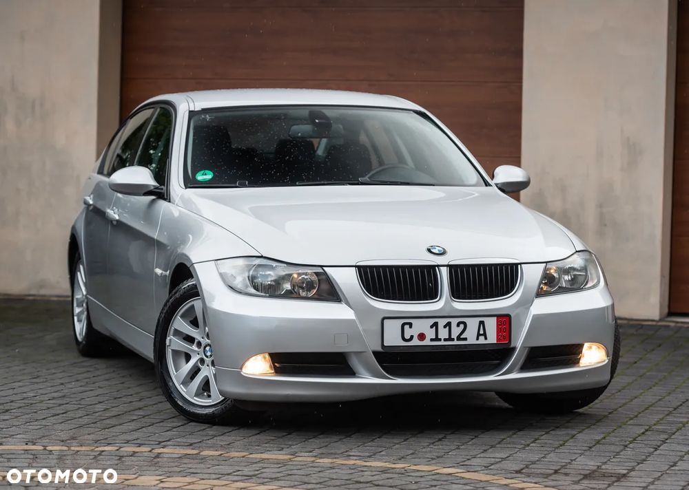 BMW 320I 2008 photo 2