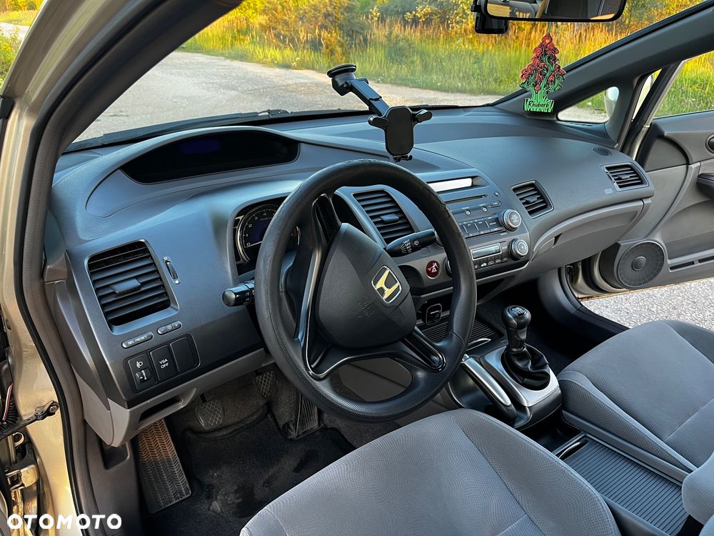 Honda Civic 1.8 Comfort - 22