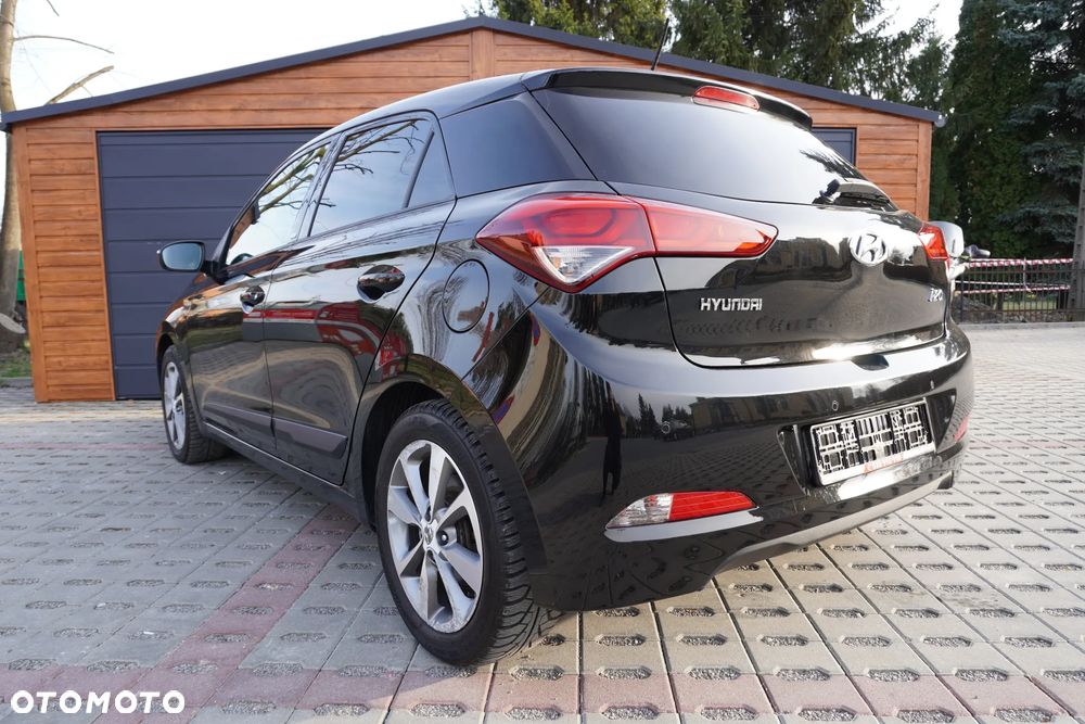 Hyundai i20 1.2 YES Gold - 14