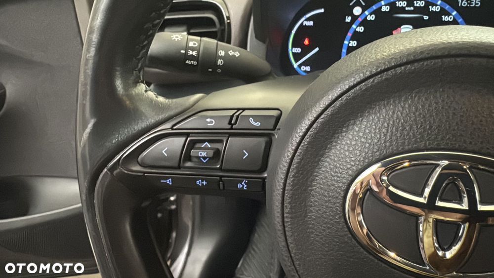 Toyota Yaris Cross Hybrid 1.5 Executive - 25