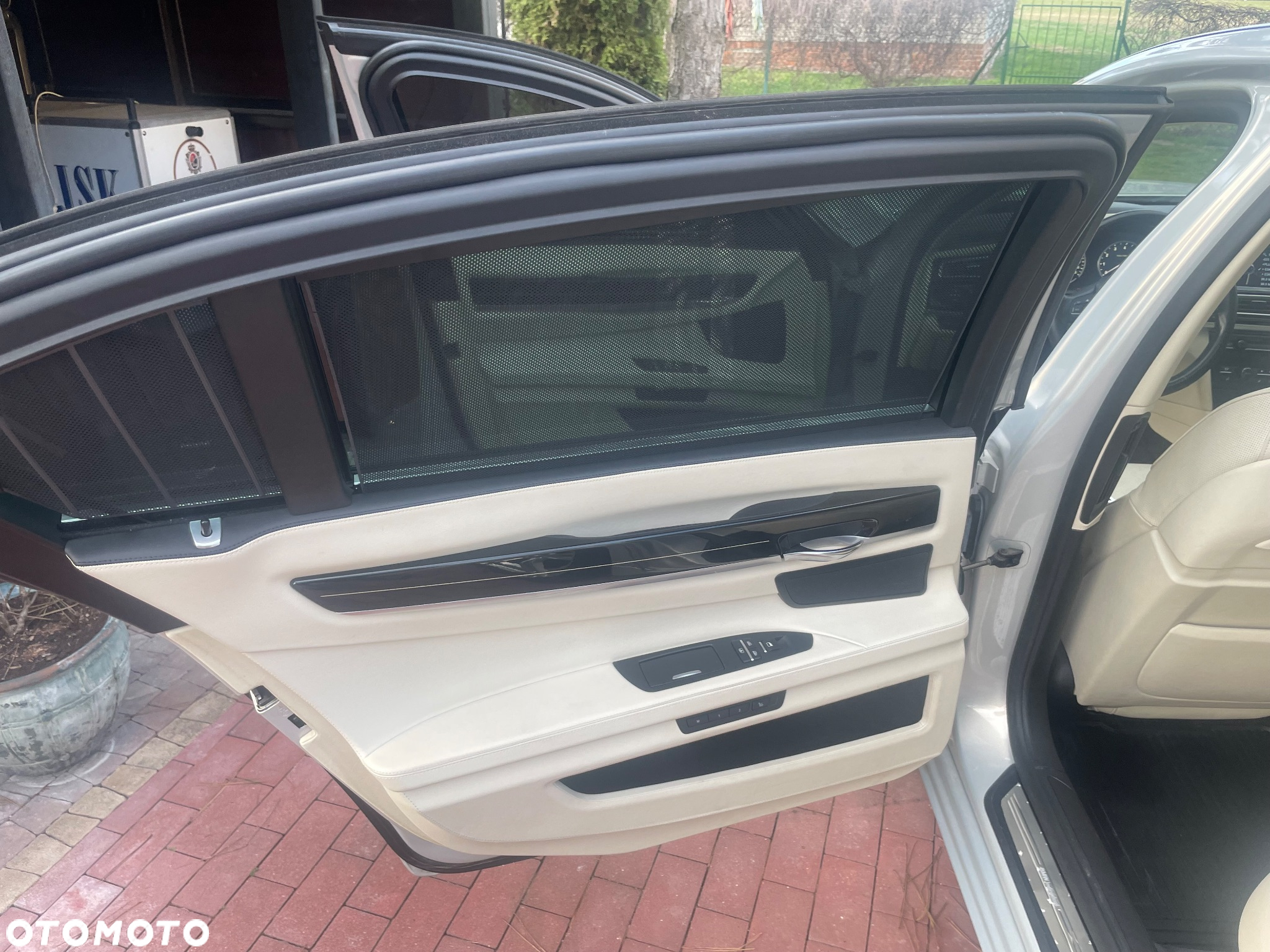 BMW Seria 7 750i L xDrive - 39