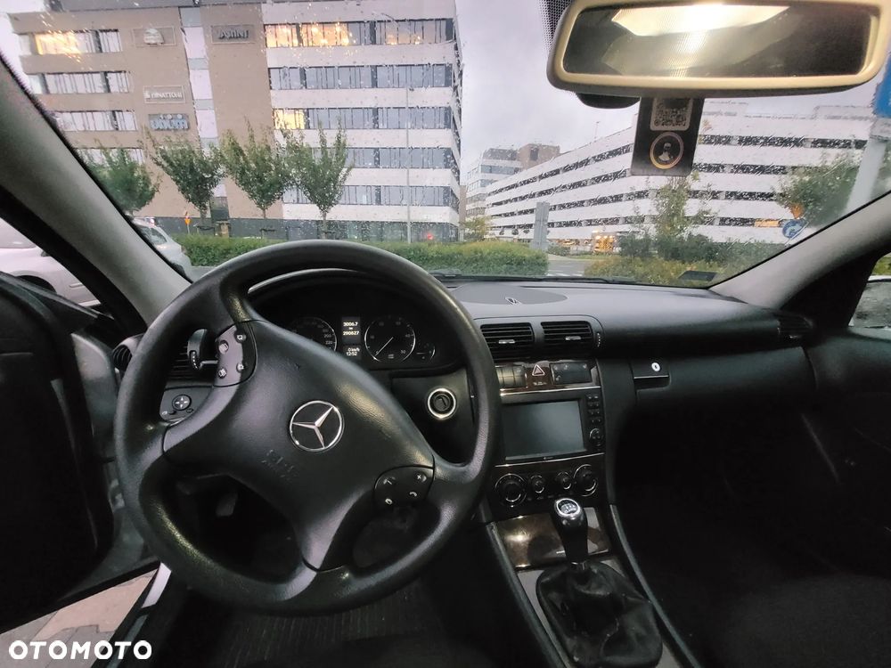 Mercedes-Benz Klasa C 200 T CDI Classic - 13