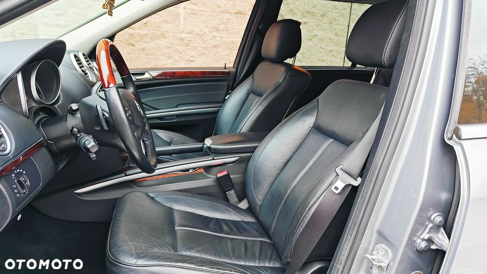 Mercedes-Benz GL 450 - 10