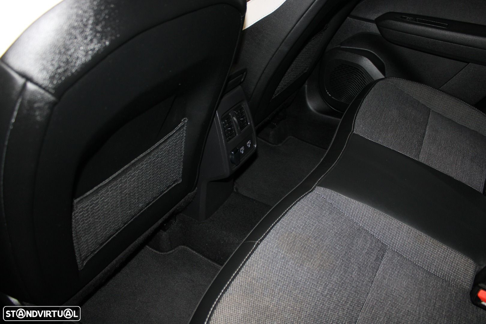 Renault Captur 1.0 TCe Techno - 27
