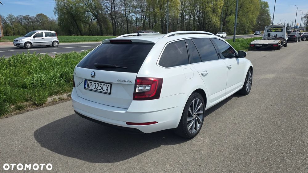 Skoda Octavia 1.6 TDI DSG Style - 3