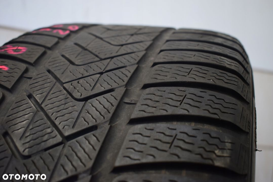 R20 275/40 Pirelli Sottozero 3 RSC * Pojedyncza - 3