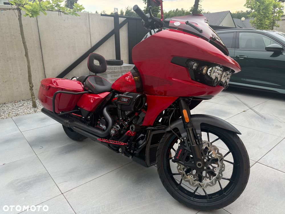 Harley-Davidson Touring Road Glide - 2