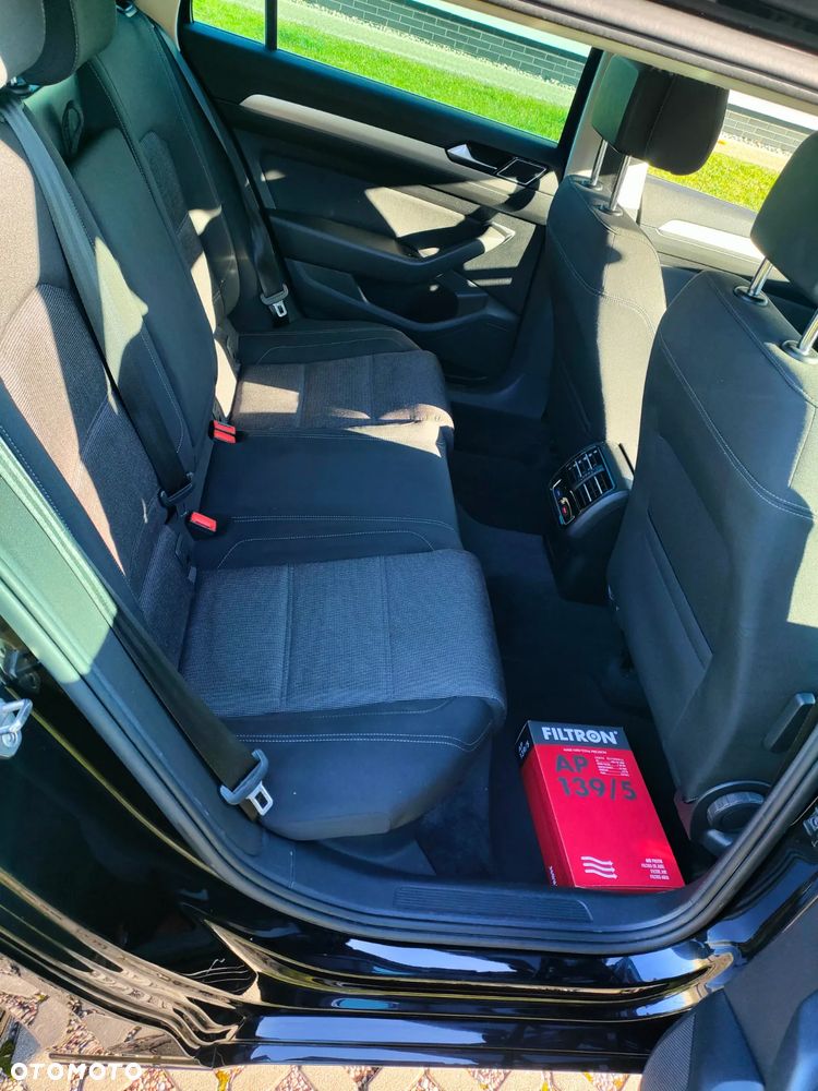 Volkswagen Passat Variant 1.6 TDI (BlueMotion Technology) DSG Comfortline - 13