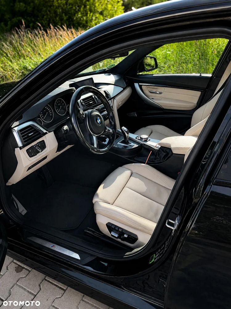 BMW Seria 3 330i xDrive M Sport Shadow - 12