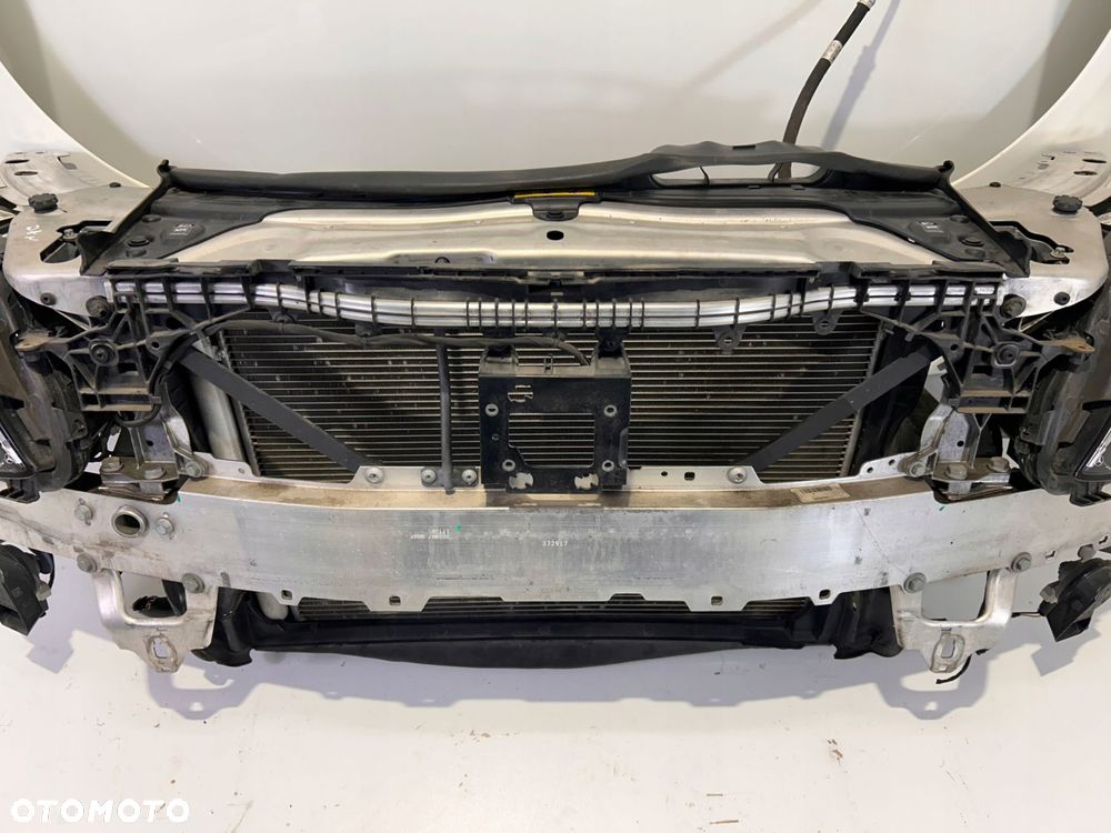 MERCEDES W205 AMG PRZÓD BŁOTNIKI PAS LAMPY MASKA 149 - 10