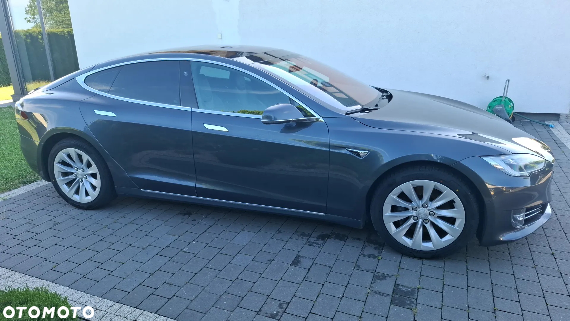 Tesla Model S Long Range Plus - 3
