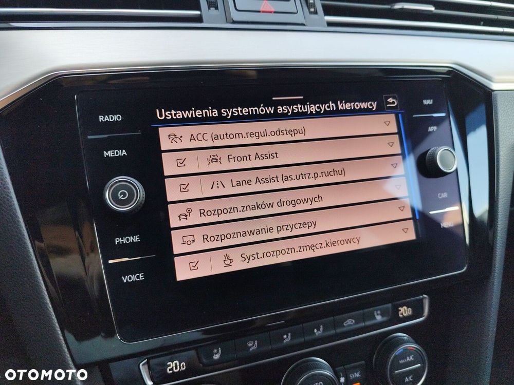 Volkswagen Passat 2.0 TSI Business DSG - 28