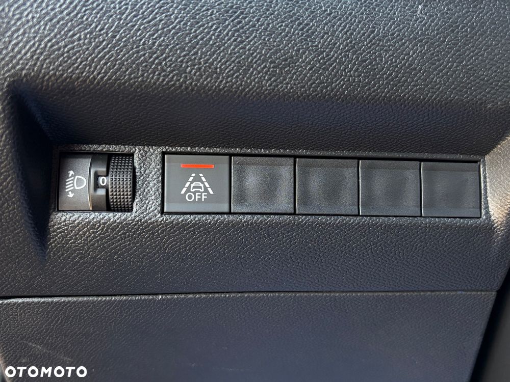 Peugeot 2008 PureTech 130 EAT8 Allure - 11