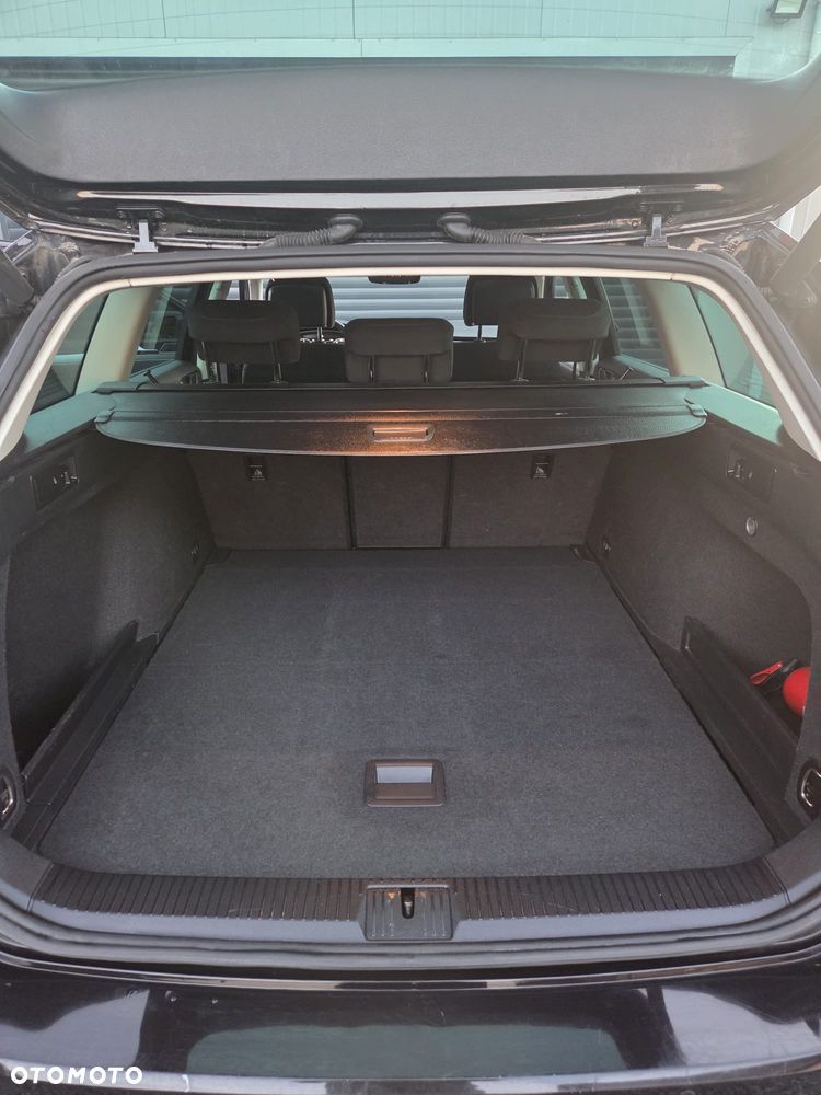 Volkswagen Passat 2.0 TDI (BlueMotion Technology) DSG Comfortline - 11