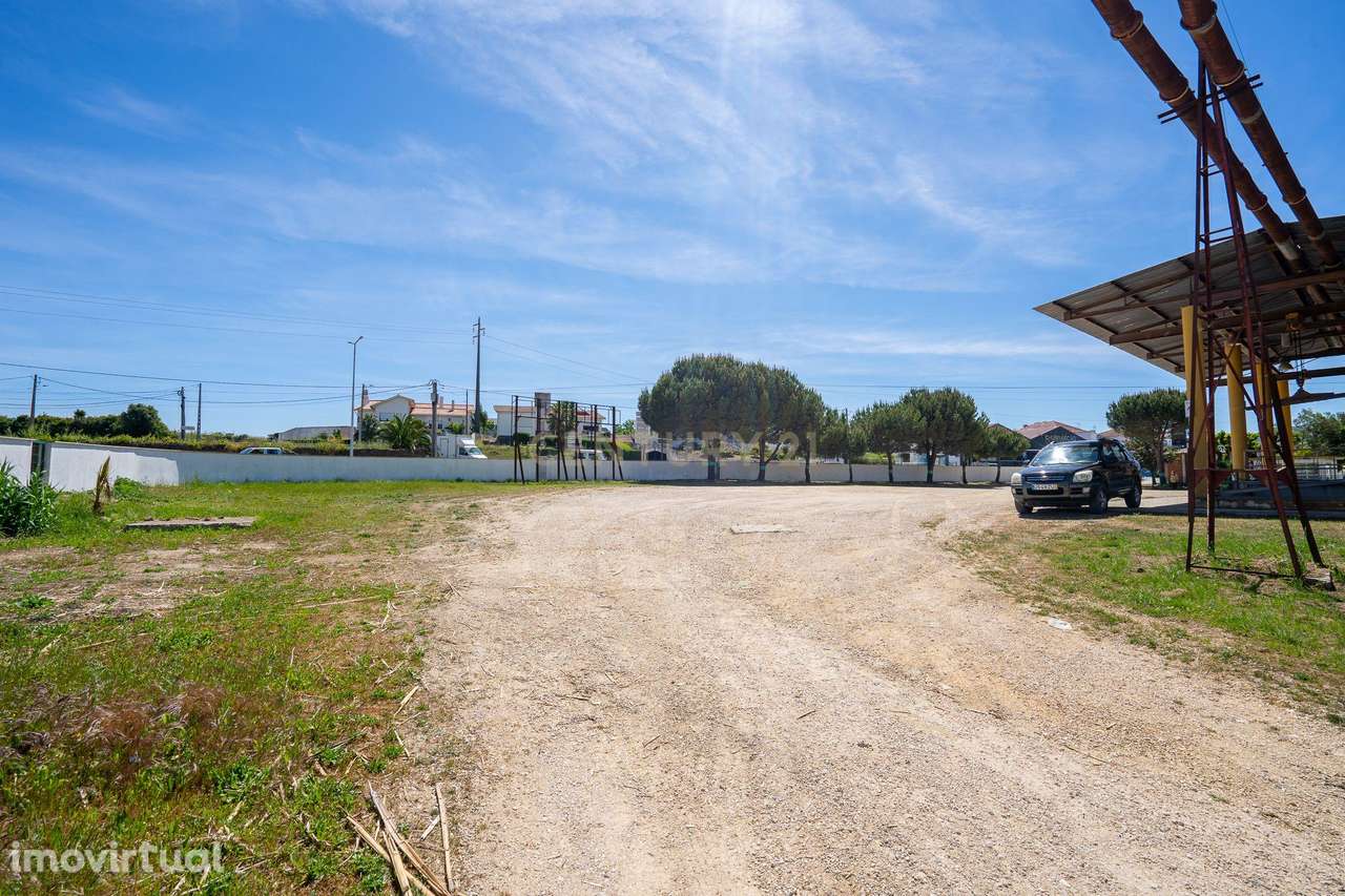 Terreno com viabilidade de construção - Grande imagem: 2/34