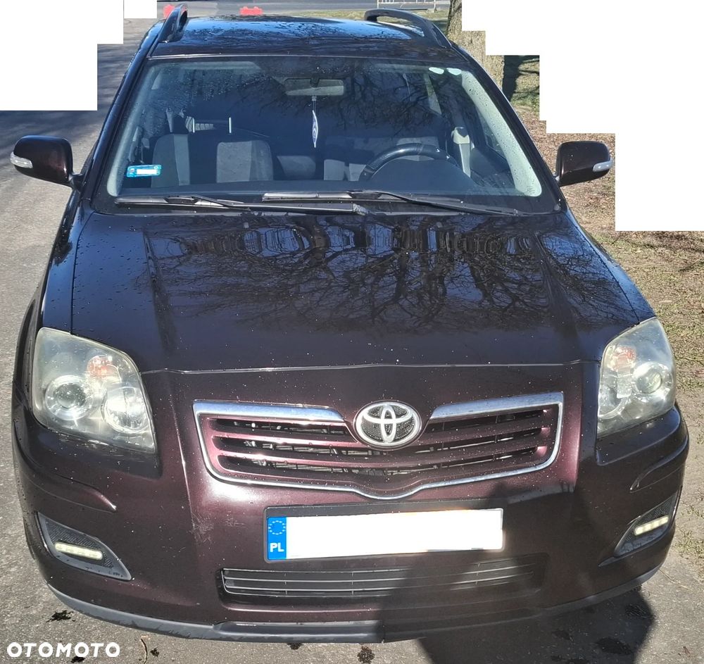 Toyota Avensis - 2