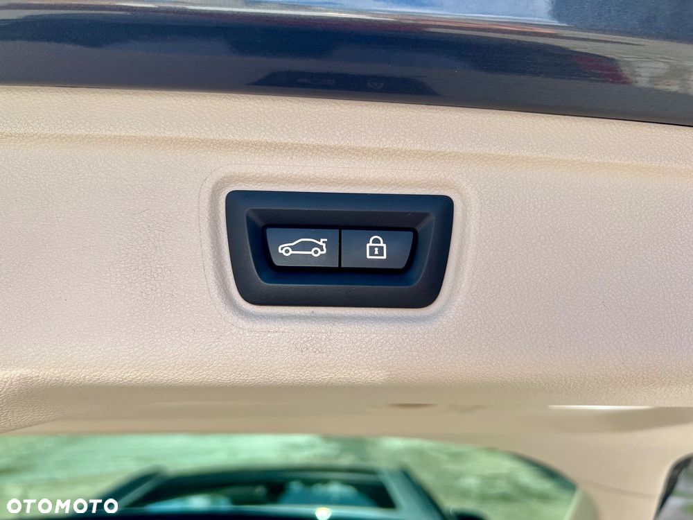 BMW Seria 3 330e PHEV xDrive - 10