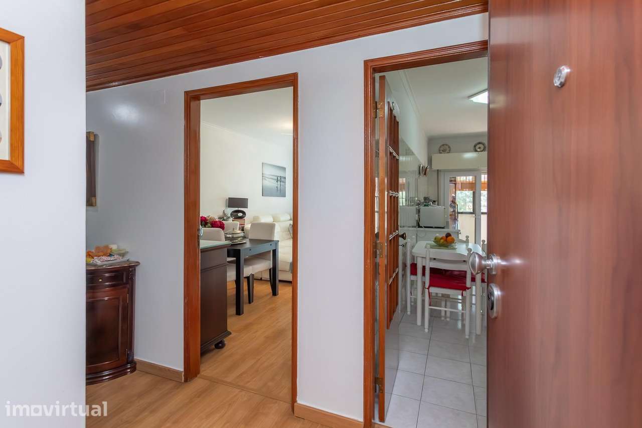 Apartamento T3 com Terraço na Tapada das Mercês - Grande imagem: 3/34
