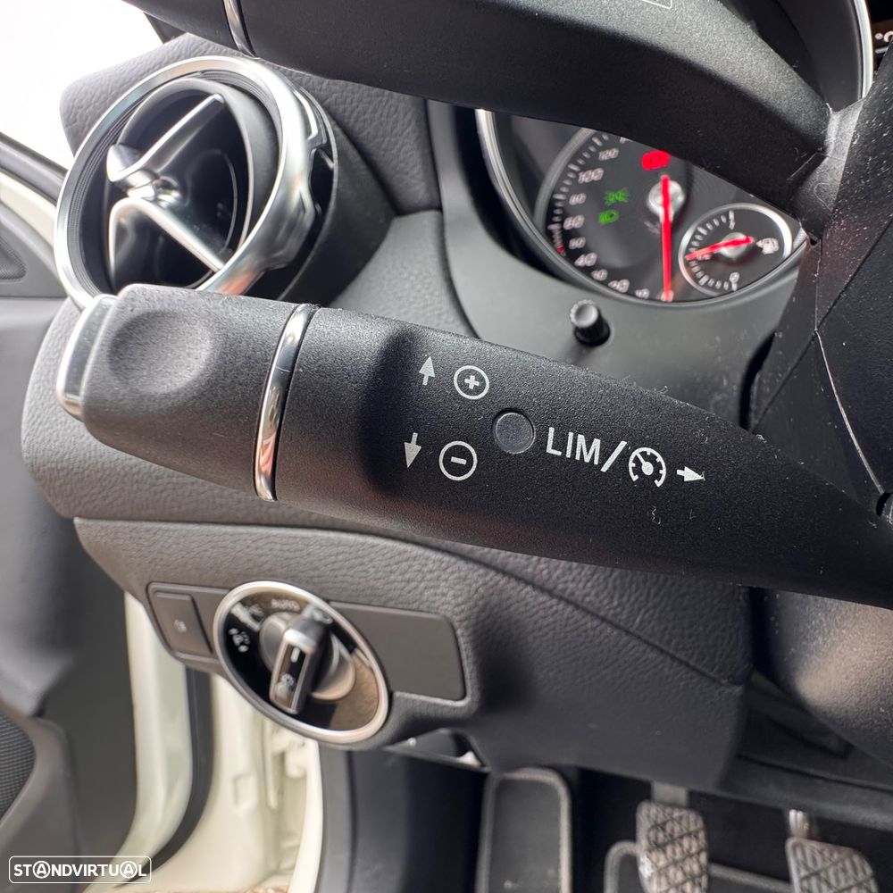 Mercedes-Benz GLA 180 d Style - 14