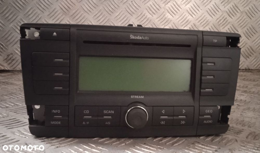 Radio CD Skoda Octavia 2 1Z0035161A VP4SBF-18C815-AF - 1