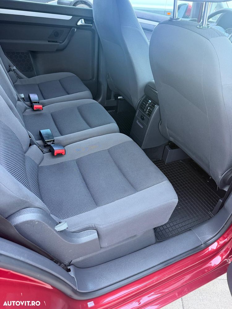 Volkswagen Touran - 8