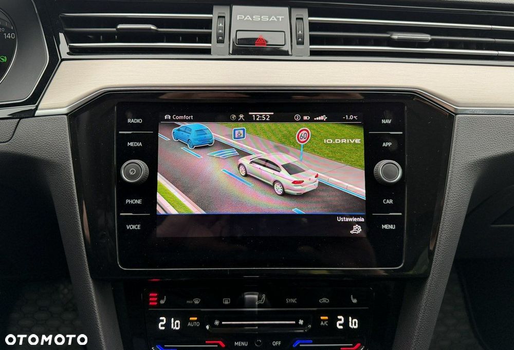 Volkswagen Passat - 25