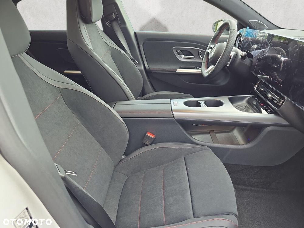 Mercedes-Benz CLA - 16