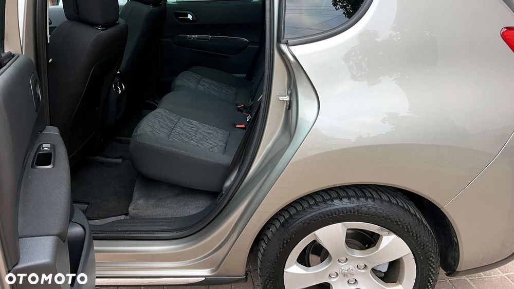Peugeot 3008 HDi FAP 165 Automatik Platinum - 24