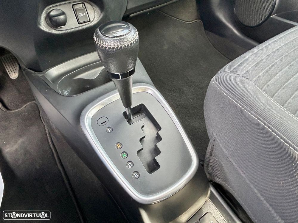 Toyota Yaris - 32