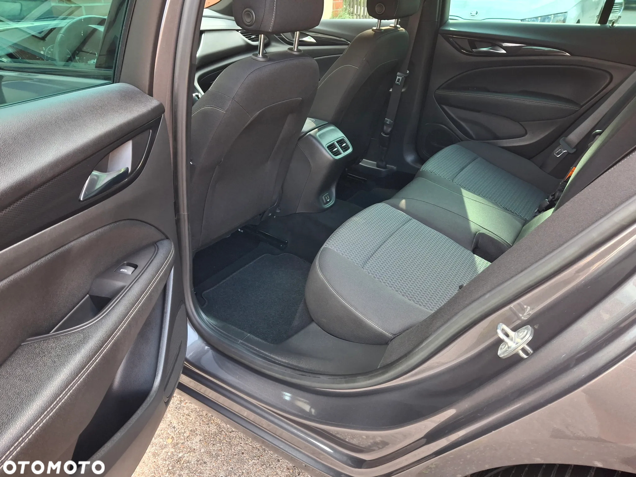 Opel Insignia 2.0 CDTI Business Edition S&S - 32