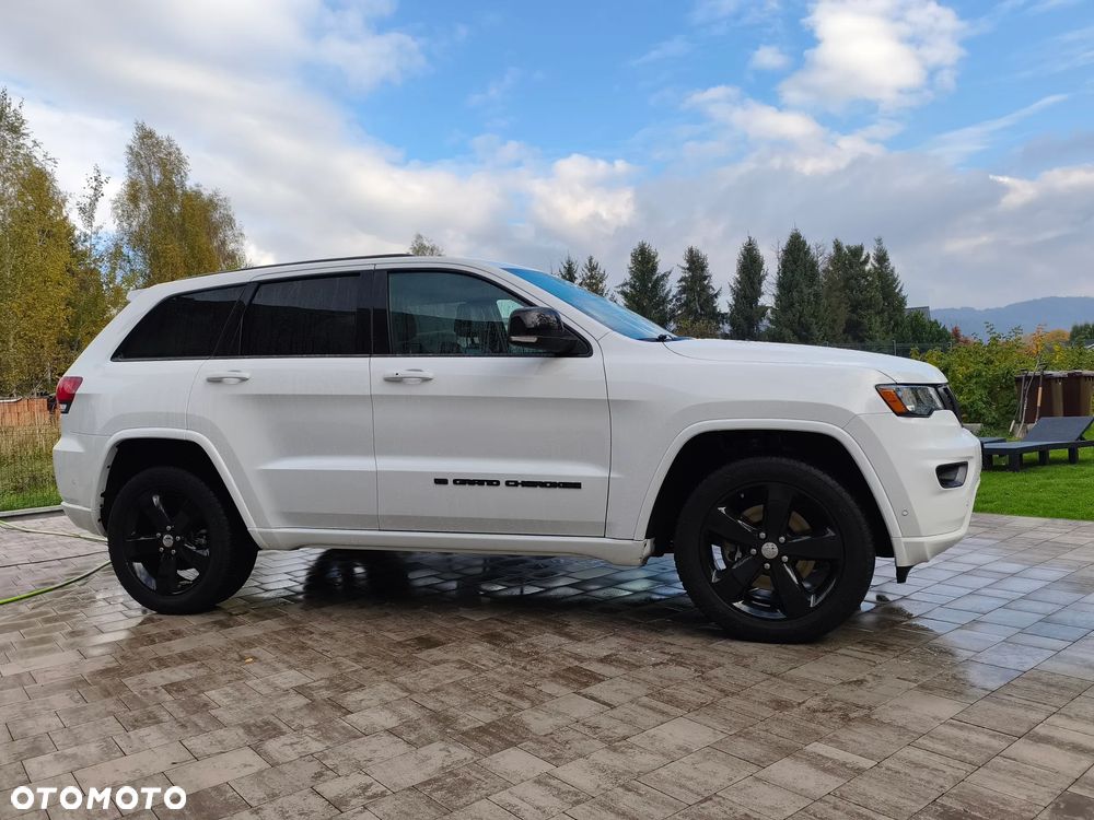 Jeep Grand Cherokee - 27
