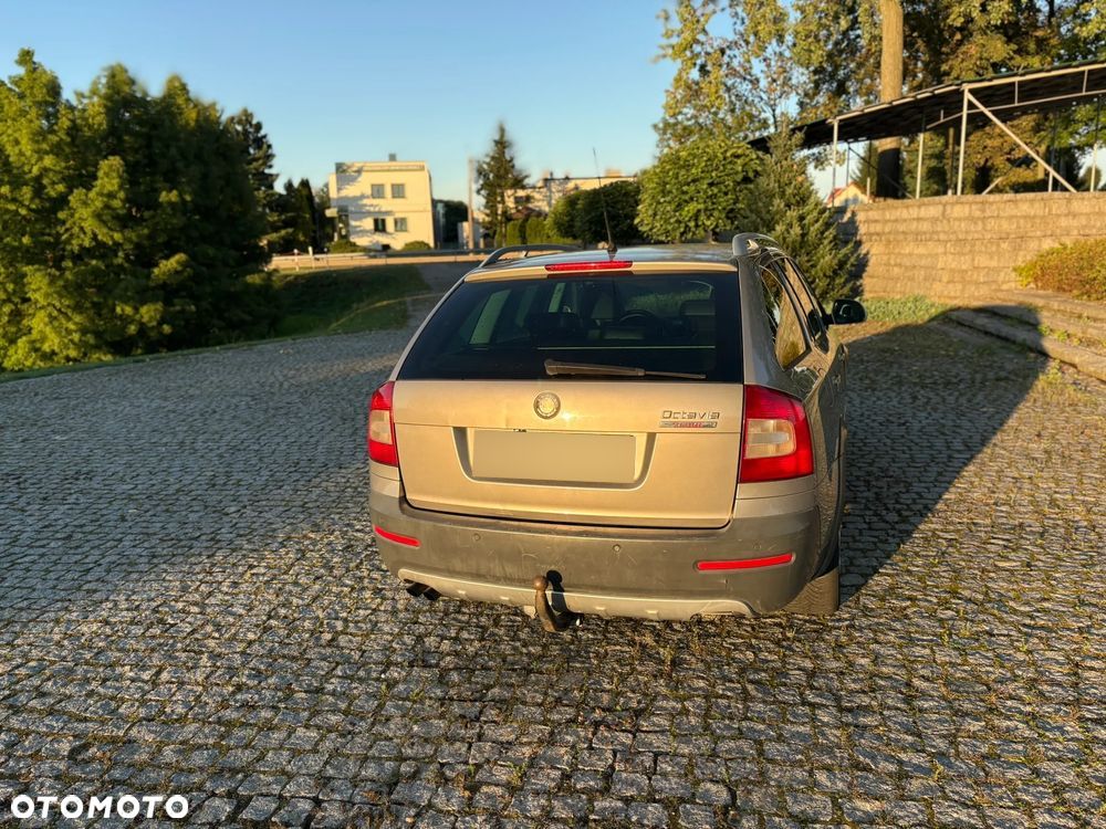 Skoda Octavia Scout 2.0 TDI DPF - 6