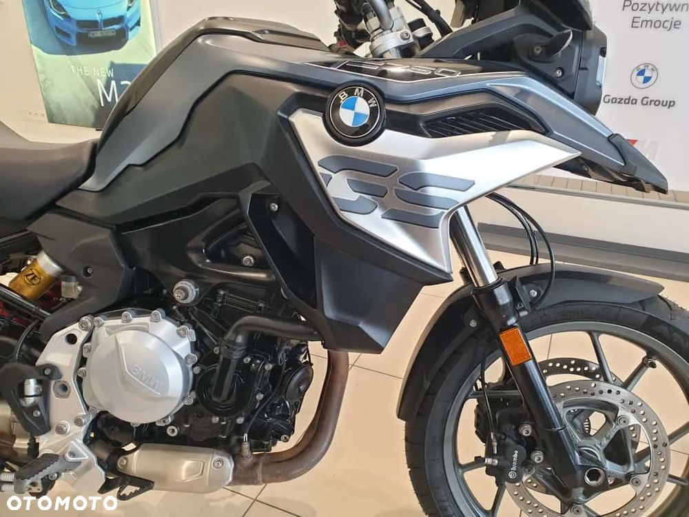 BMW F - 19