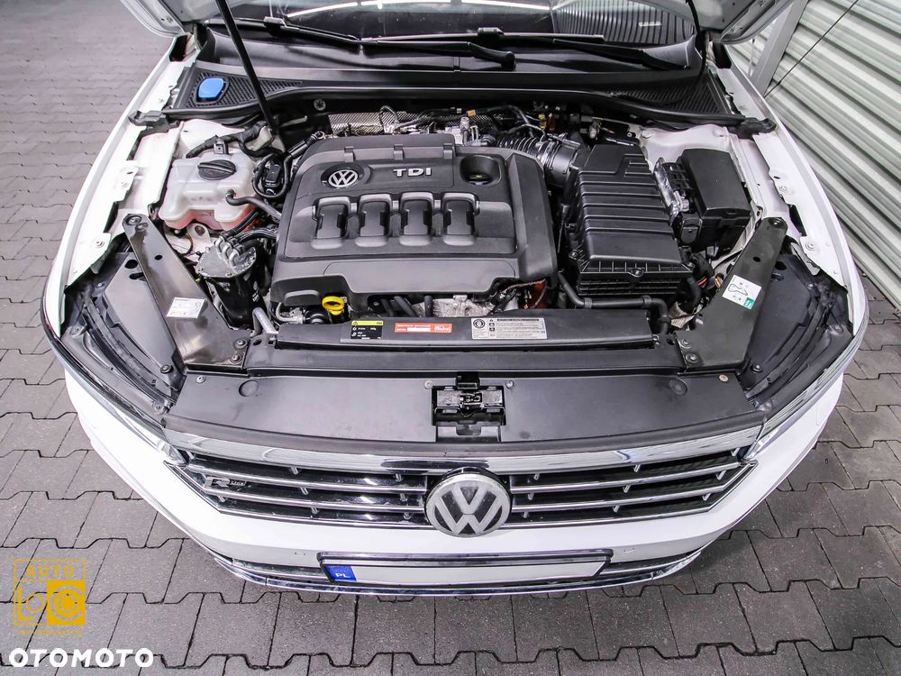 Volkswagen Passat 2.0 TDI SCR 4Motion DDG Highline - 14