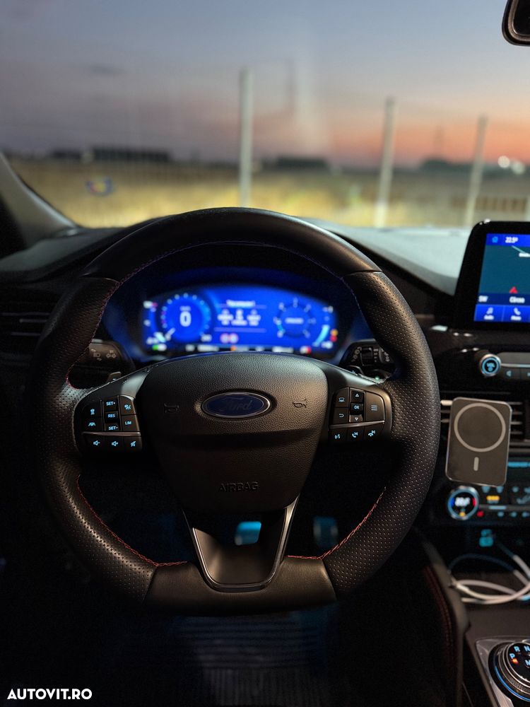 Ford Kuga - 11
