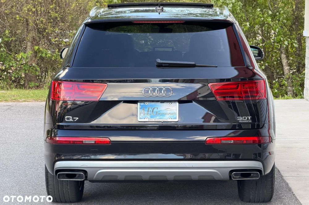 Audi Q7 - 10