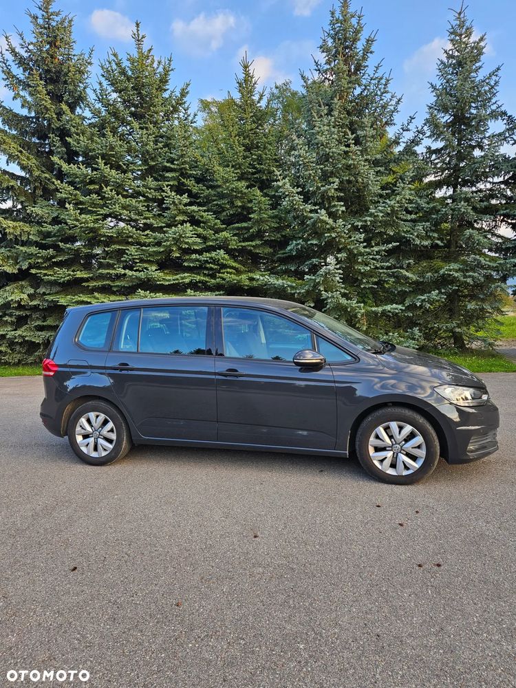 Volkswagen Touran - 4