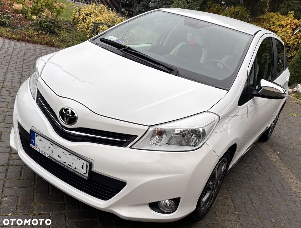 Toyota Yaris 2013 photo 3