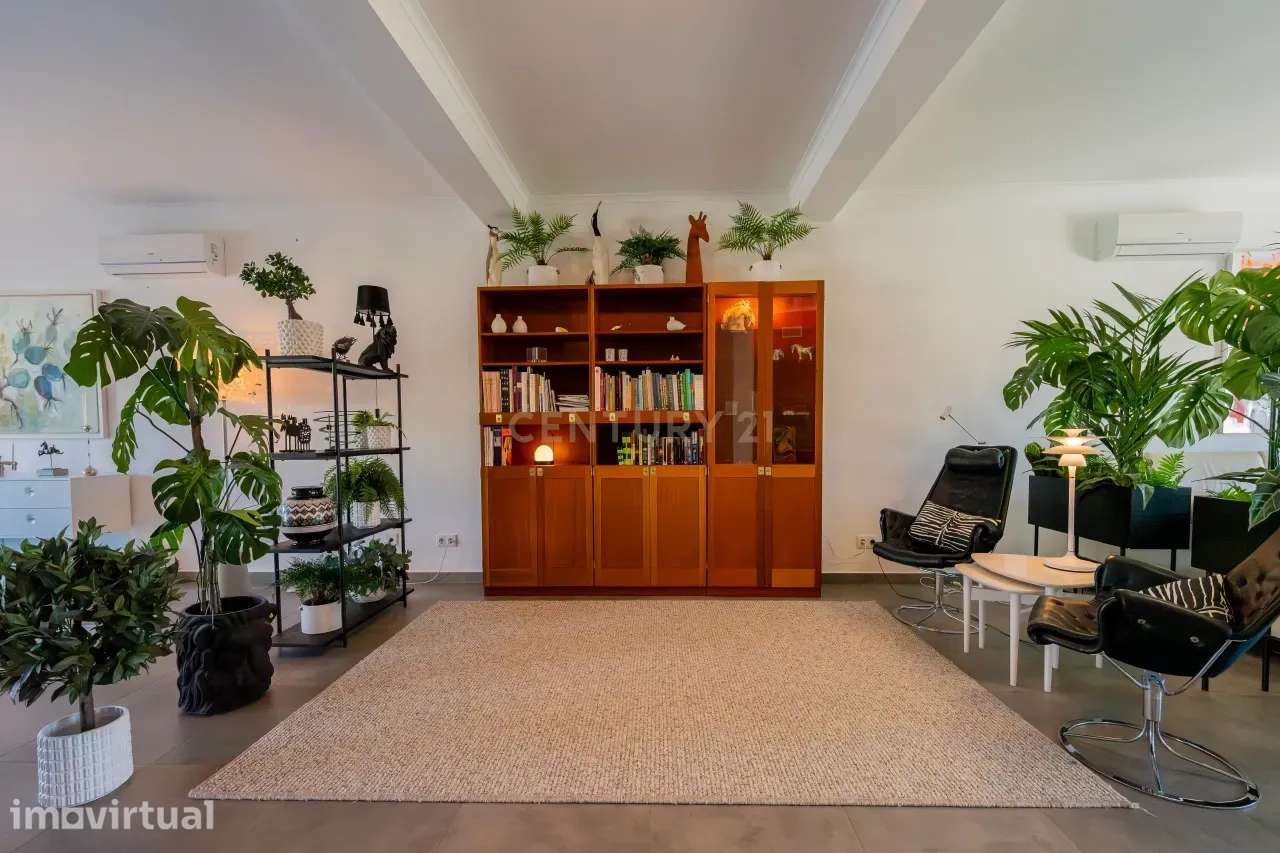 Moradia contemporânea com piscina, 4 suites, terraços amplos e vista a - Grande imagem: 5/38