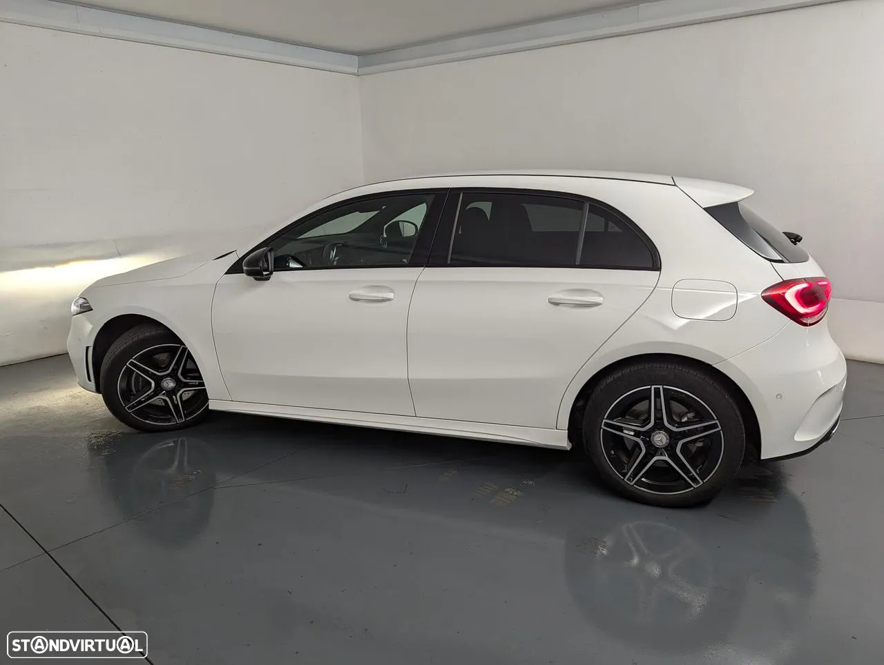 Mercedes-Benz A 250 e AMG Line - 9