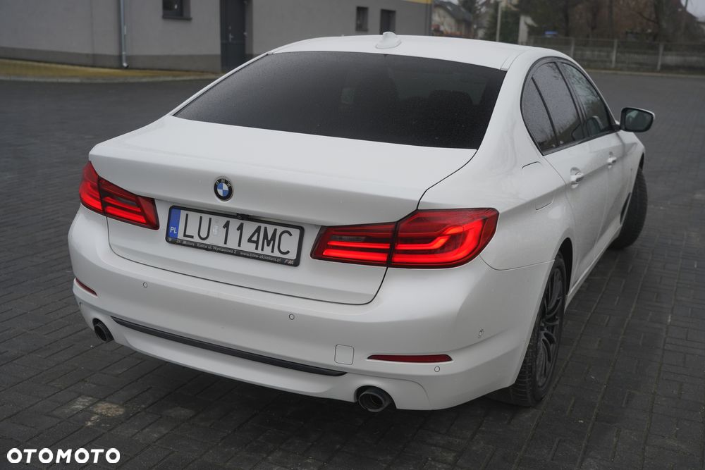 BMW Seria 5 520d Sport - 8